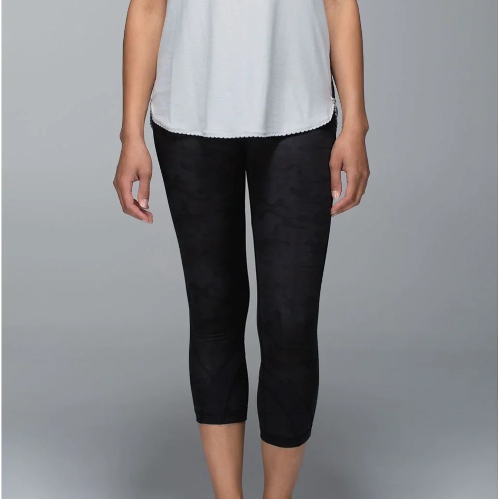Lululemon Run: Inspire Crop II *All Luxtreme in Savasana Camo Black | SZ 2 - Picture 3 of 13